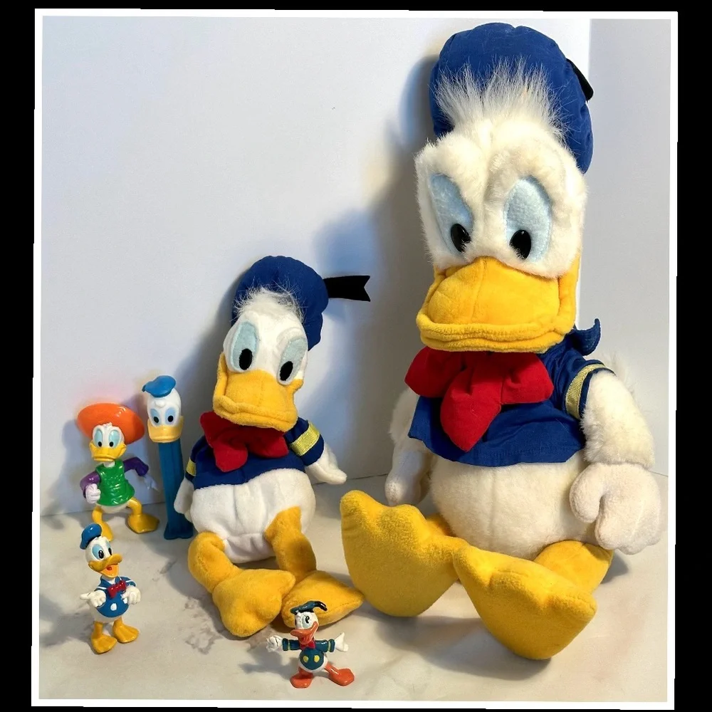Vintage collection of Donald Duck Toy Set